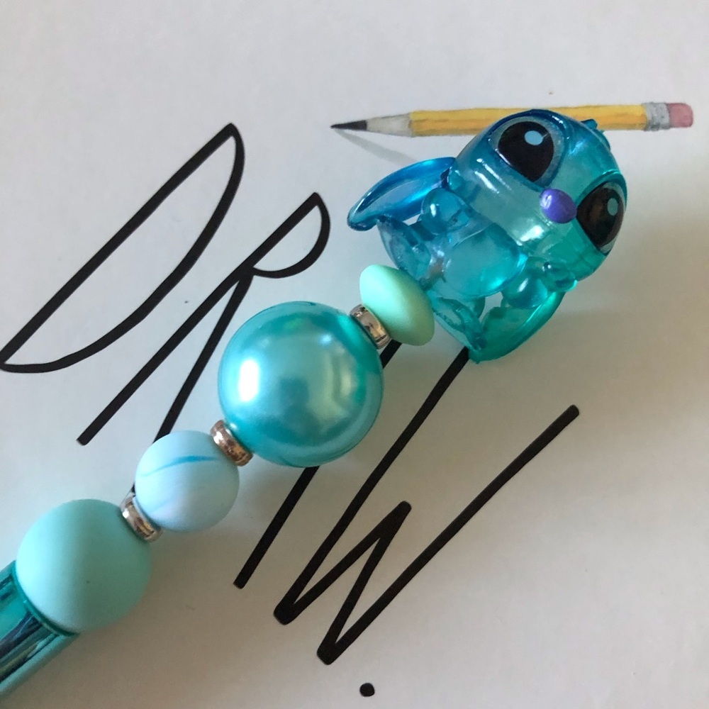 Disney Doorables: lilo & Stitch: Stitch handmade beaded pen